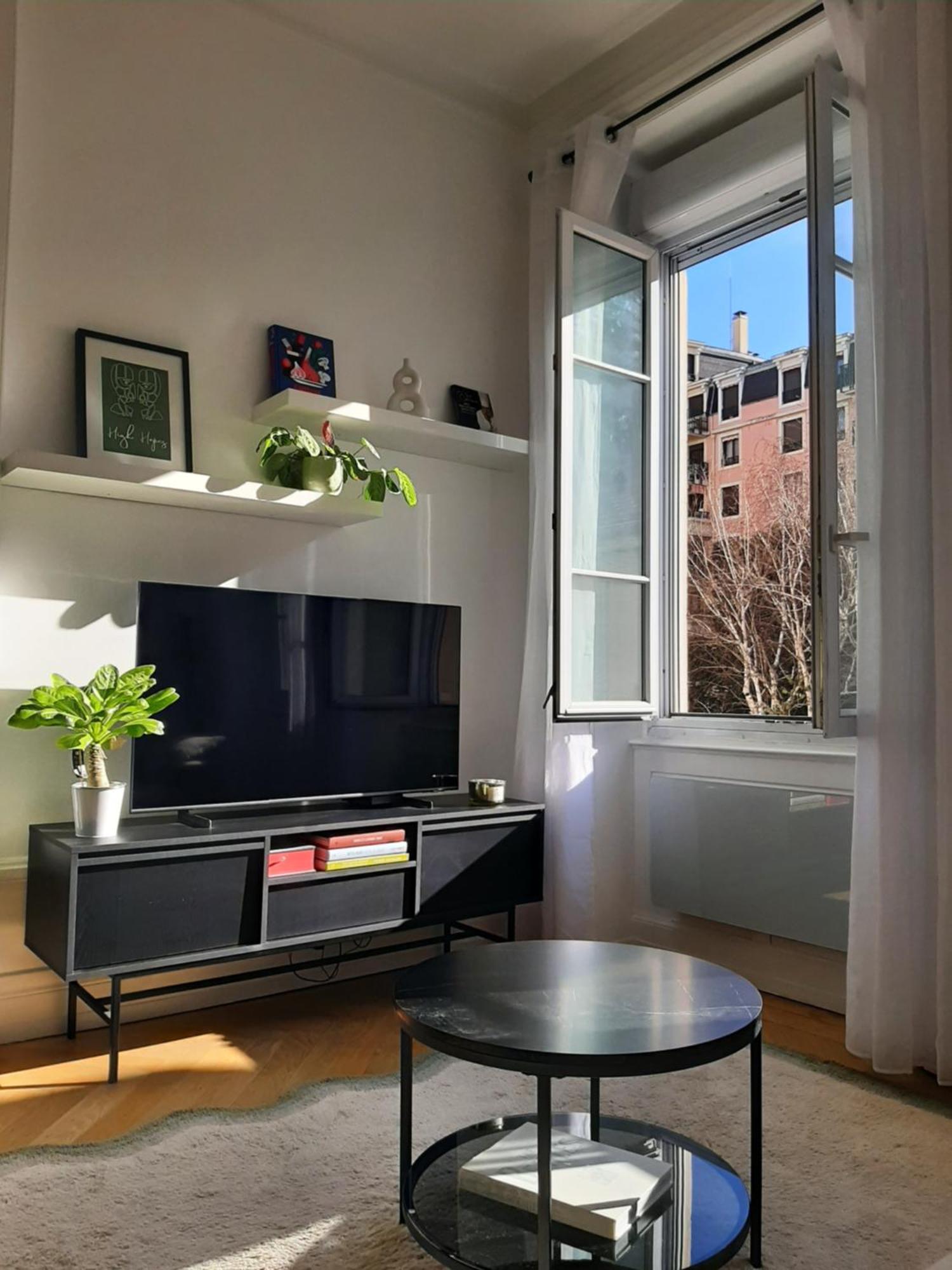 Apartment Haussmannien Renove Et Climatise, Centre De